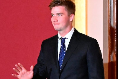 Le prince Gabriel assure sa première mission officielle en solo au Concours Reine Élisabeth