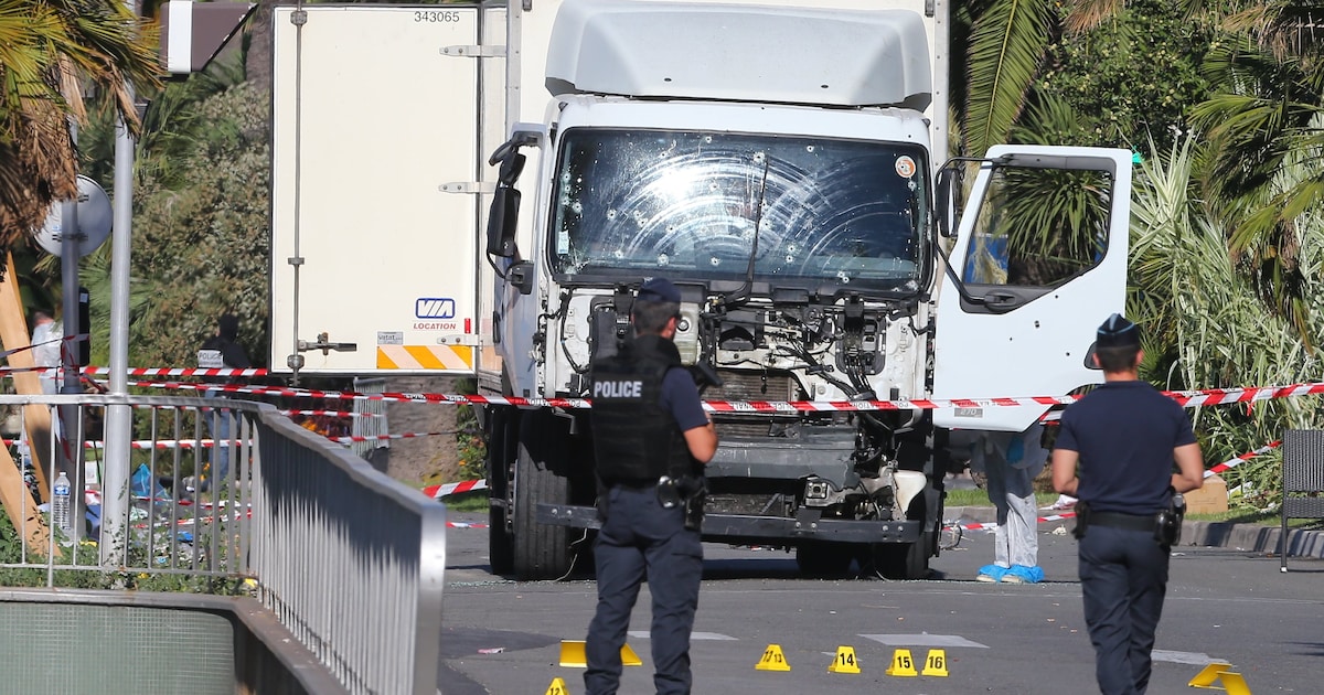 Dix ans après, recueillement à Nice et au Mondial en mémoire des victimes du 14-Juillet