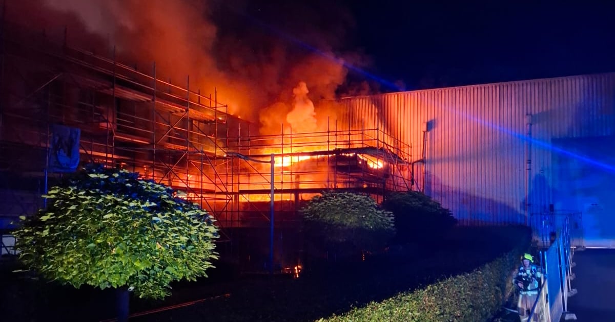 Incendie spectaculaire à Sint-Niklaas : Le centre de gestion des déchets MIWA touché par les flammes