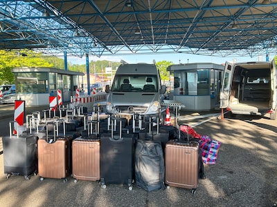 Elle rentre de vacances avec 55 bagages: stupéfaction à la douane