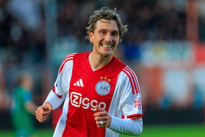 Un assist de Godts, un but de Mokio et l’Ajax se rapproche de l’Europe