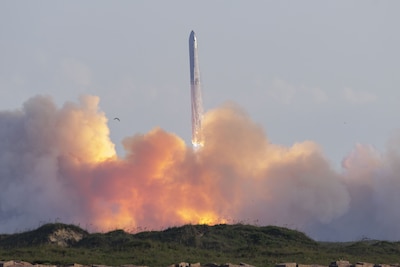 La mégafusée Starship de Musk a réussi son vol test après une série noire d’explosions