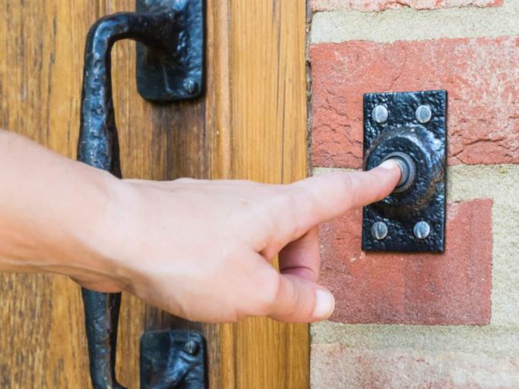 Un habitant d’Oupeye renverse un adolescent qui s’amusait à sonner aux portes