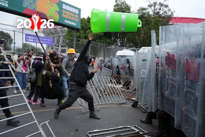 Scènes de chaos à l’extérieur du stade Azteca, la 