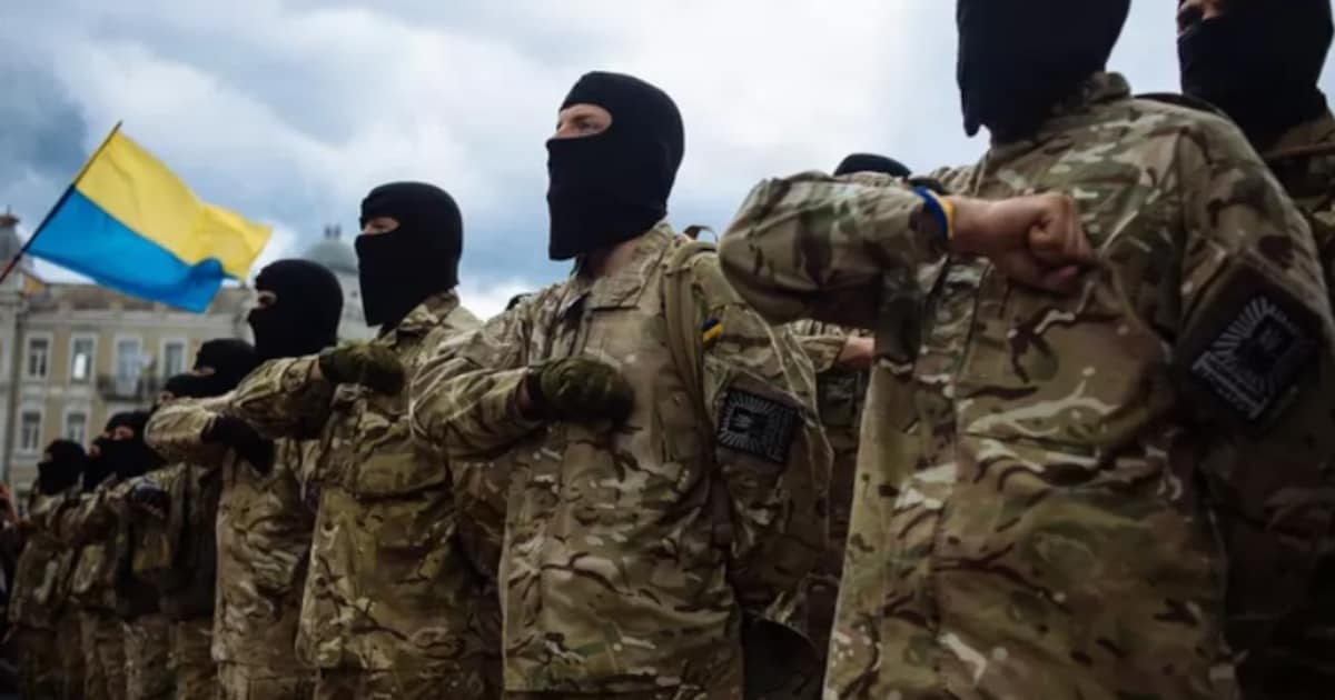 La sulfureuse brigade ukrainienne Azov à Bruxelles pour recruter des ...