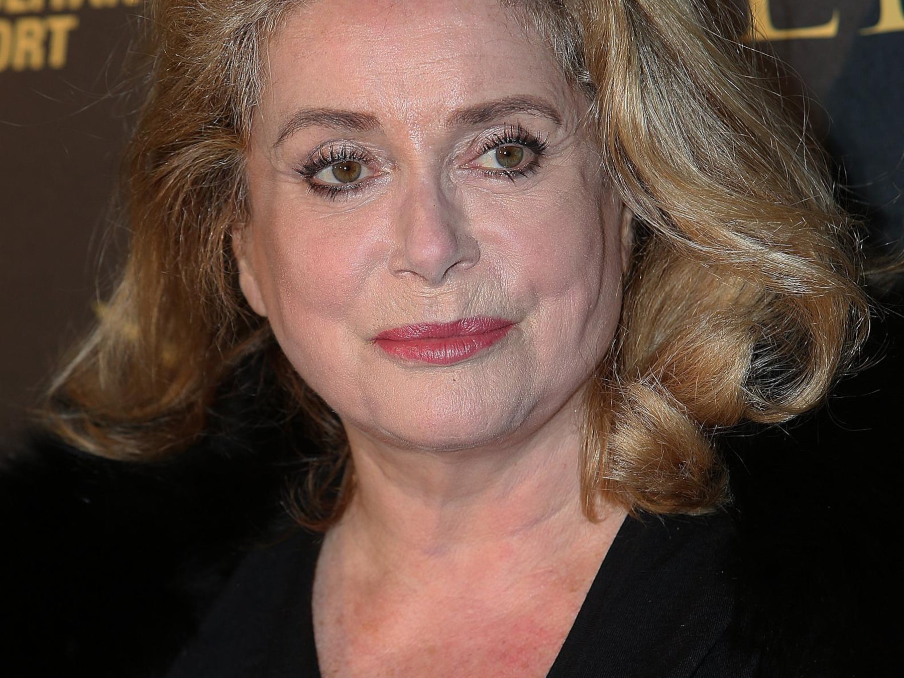 Karine Le Marchand - Derrière la façade - Ces photos qui en disent long