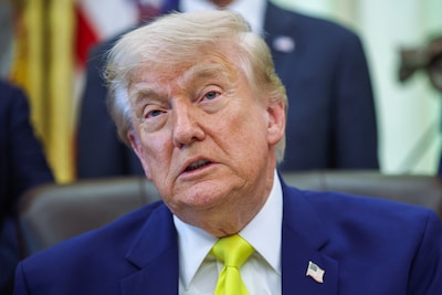 “Des frappes plus chirurgicales”: Trump appelle à frapper le