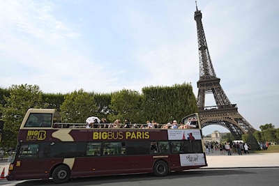 “Une invasion”: les cars de touristes bientôt limités à Paris?