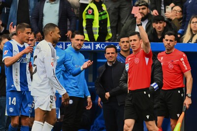 Mbappé expulsé pour un mauvais geste contre Alavés: le Français est fixé sur sa sanction