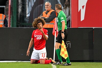 LIVE: Fossey exclu, le Standard réduit à dix (1-1)