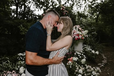 De la bague à un million au coup de fil à sa mère: tout ce qu’il faut savoir sur les fiançailles de Taylor Swift