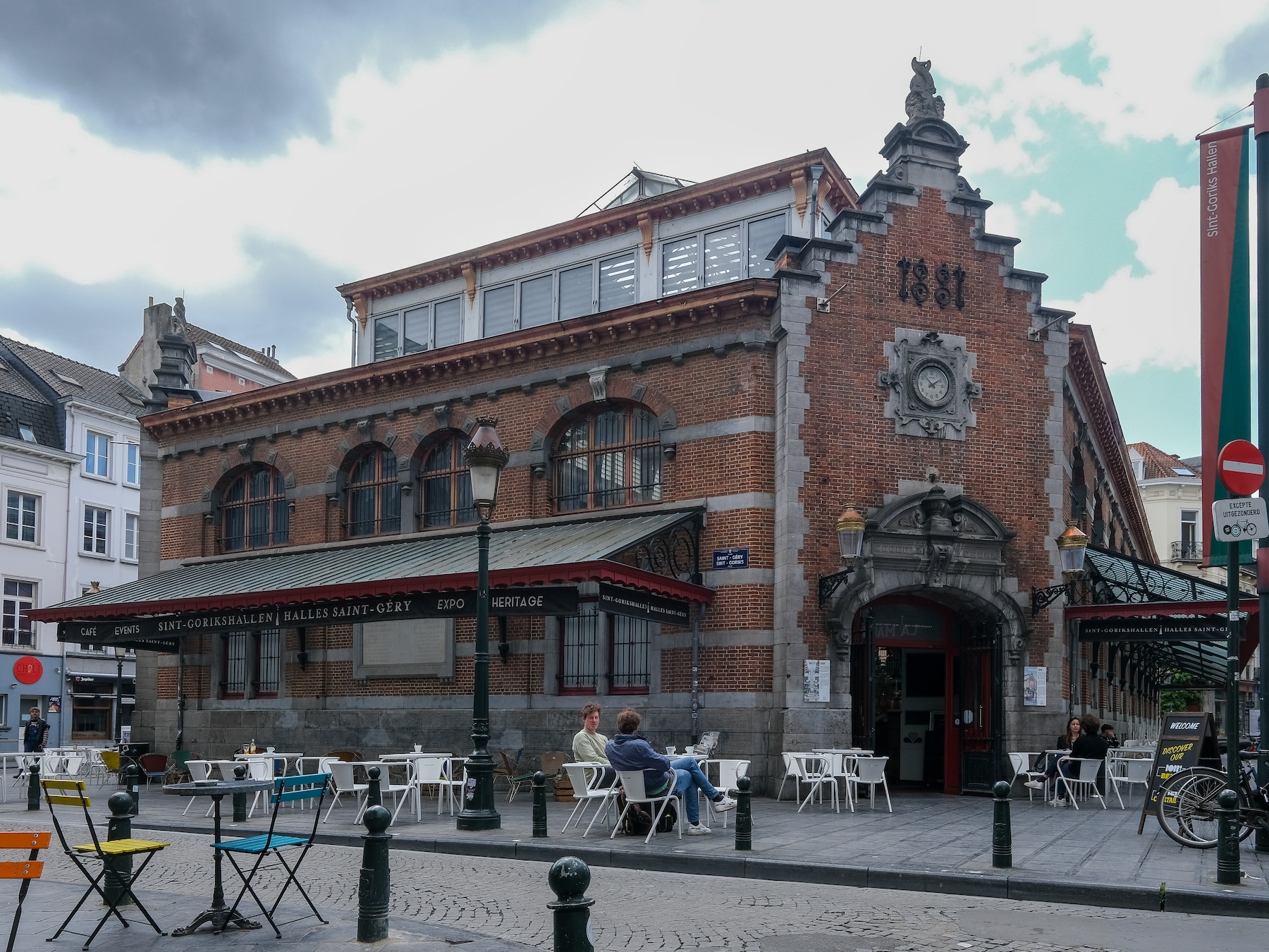 Un homme de 19 ans grièvement blessé par balle dans le centre de Bruxelles