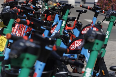 Les trottinettes et les vélos partagés pourront encore circuler après le 1ᵉʳ septembre à Bruxelles