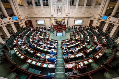 La Chambre met fin à un débat marathon sur la migr