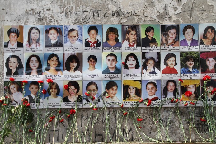 Des victimes de la prise d’otages meurtrière de Beslan, en 2004.