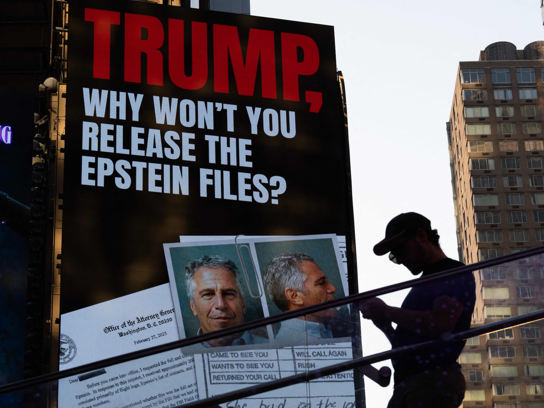 Affaire Epstein: 33.000 pages révélées, la polémique relancée 