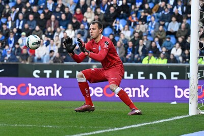 Davy Roef devra être opéré après s'être cassé la main contre Genk
