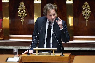 En France, le PS prêt à faire le “pari” du débat parlementaire plutôt que la censure immédiate