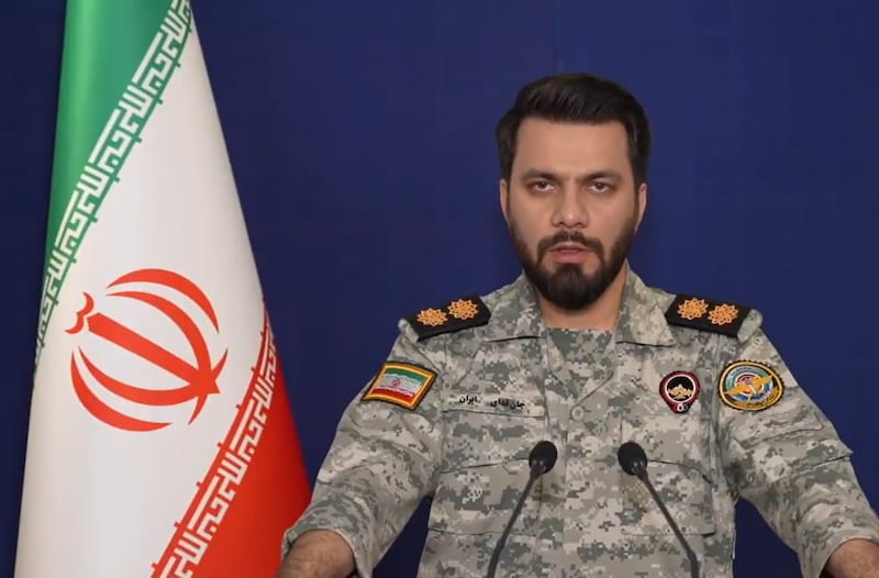 L’armée iranienne réplique aux menaces de Trump et promet des attaques ...