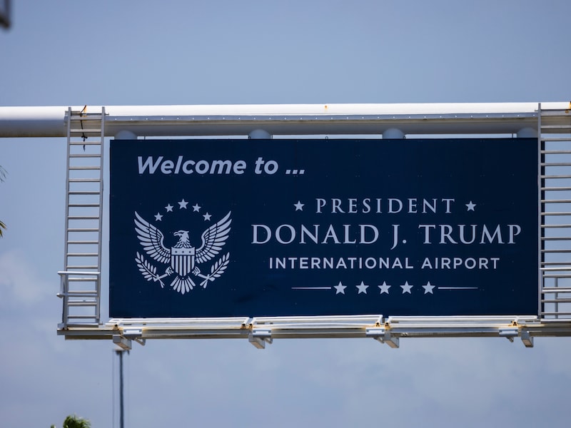 L’aéroport de Palm Beach porte désormais le nom de Donald Trump