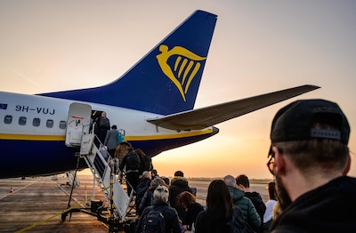 Vexée par une taxe aérienne, Ryanair supprime 24 lignes en Allemagne