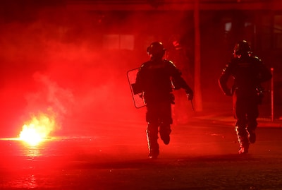 890 interpellations, 178 policiers et gendarmes blessés: le bilan des incidents à Paris après le sacre du PSG