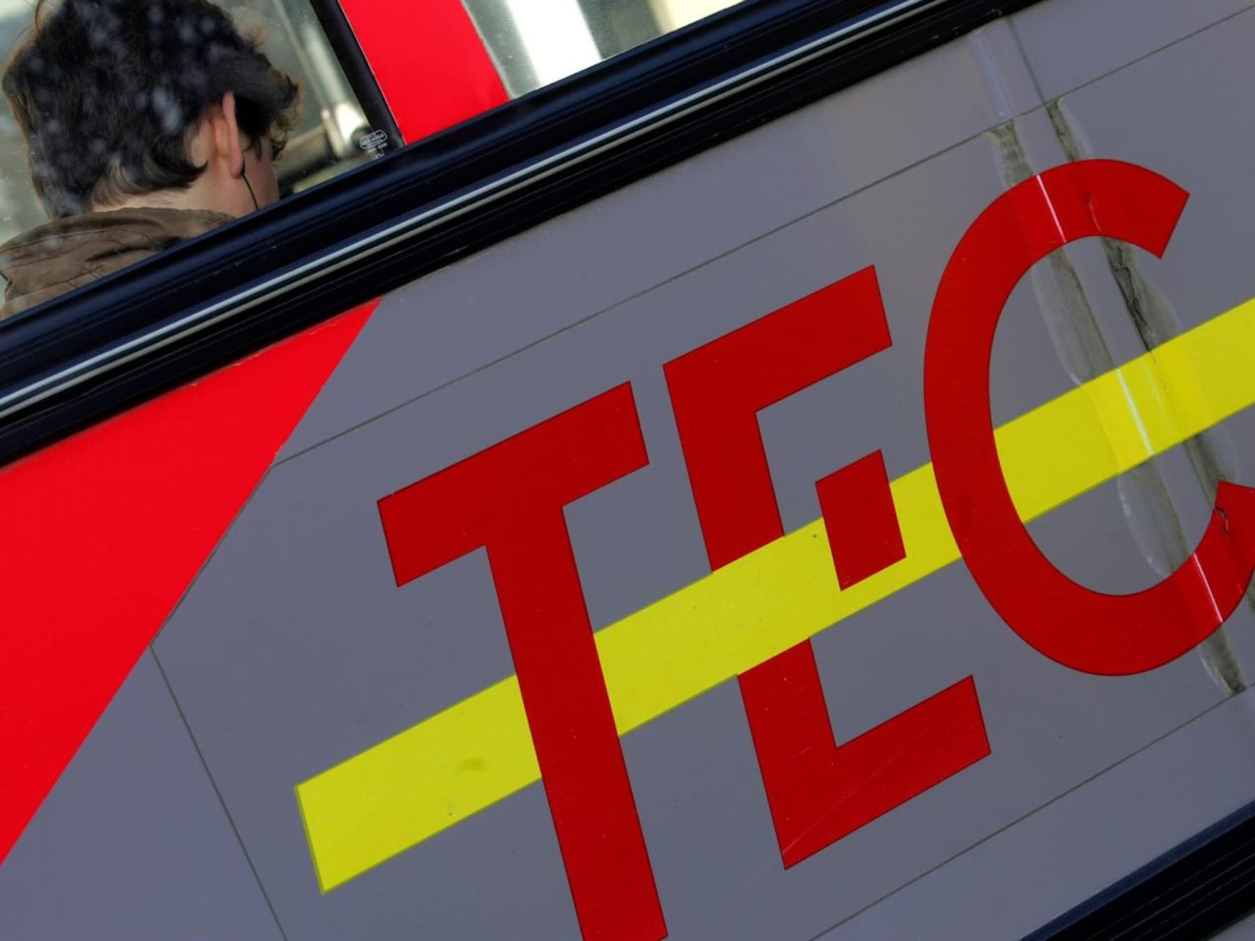 Un mouvement de grève spontané des bus Tec frappe le Hainaut