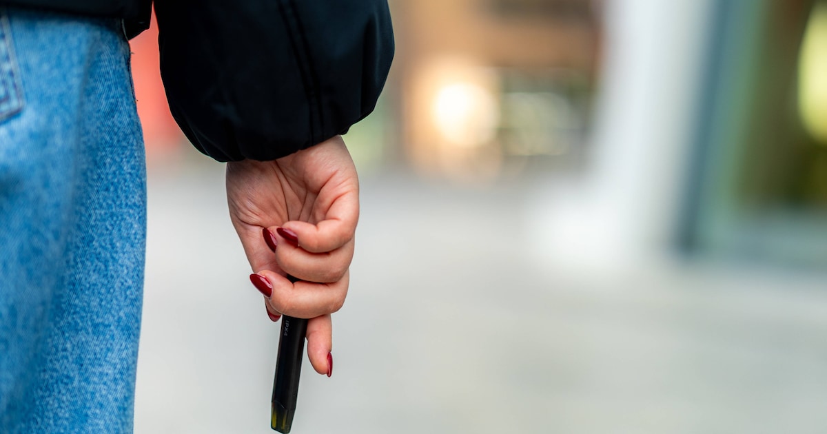 La moitié des commerçants vendent des cigarettes et vapoteuses à des  mineurs