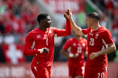 Mauvaise blague pour la Suisse à l’approche du Mondial: Embolo pas encore autorisé à rentrer aux États-Unis