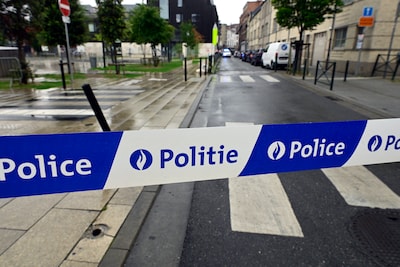 Un homme armé d’une kalachnikov braque une épicerie à Molenbeek