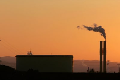 Le pétrole grimpe à nouveau après des attaques entre les États-Unis et l'Iran