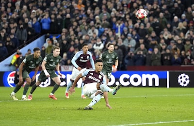 Penalty complètement raté et grand moment de solitude pour Ollie Watkins en Ligue des Champions