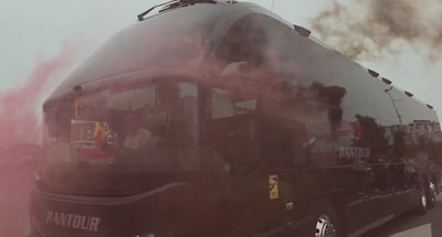 Le bus des Diables a quitté Tubize dans une ambiance festive