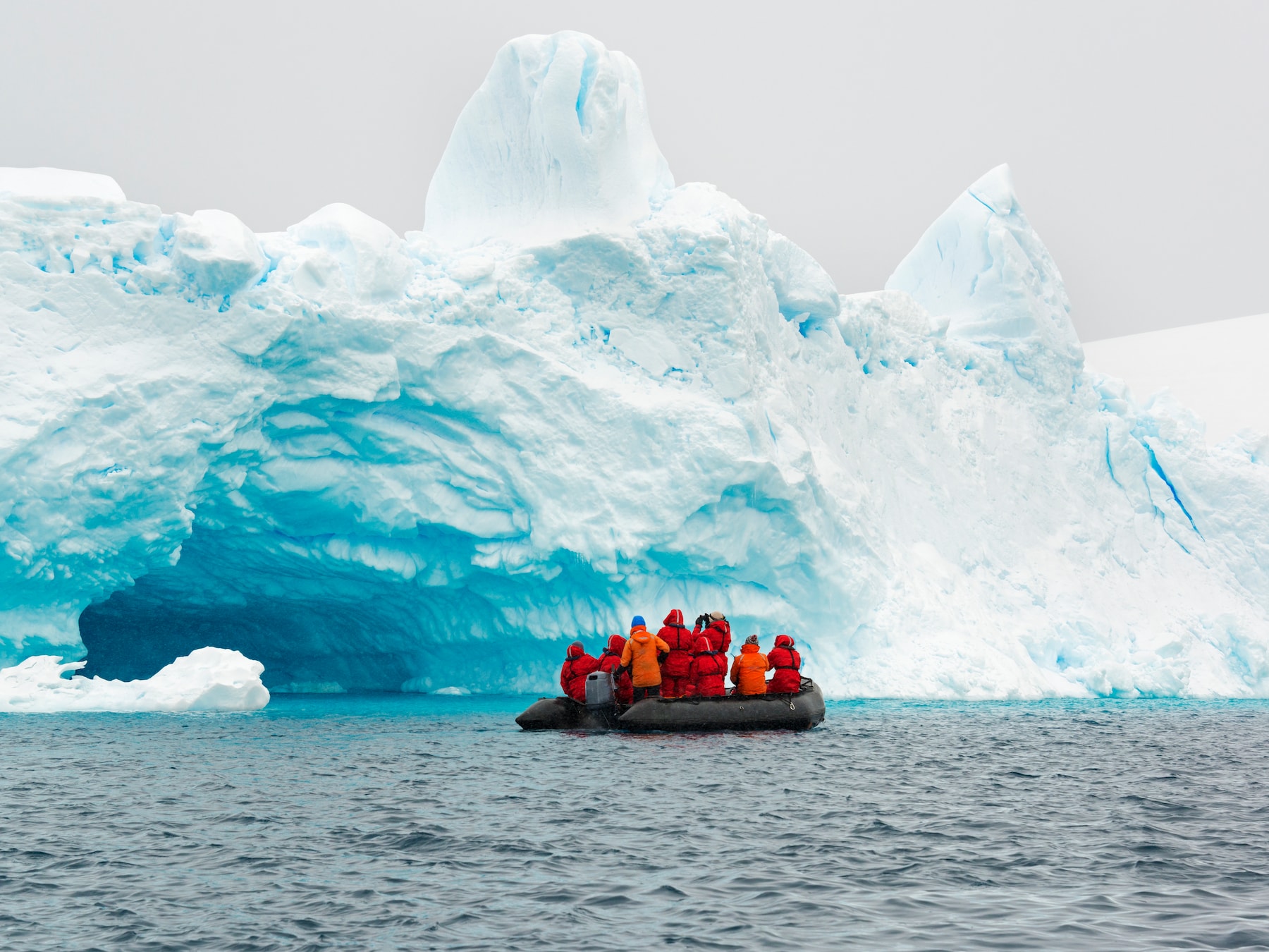 “Un visiteur peut accélérer la fonte d’environ 100 tonnes”: l’Antarctique de plus en plus impacté par le tourisme