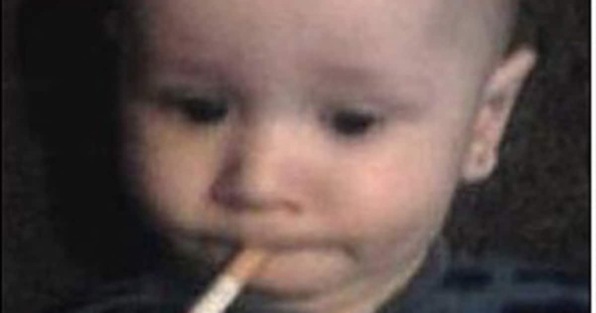 Un bb cigarette au bec fait scandale | 7sur7.be