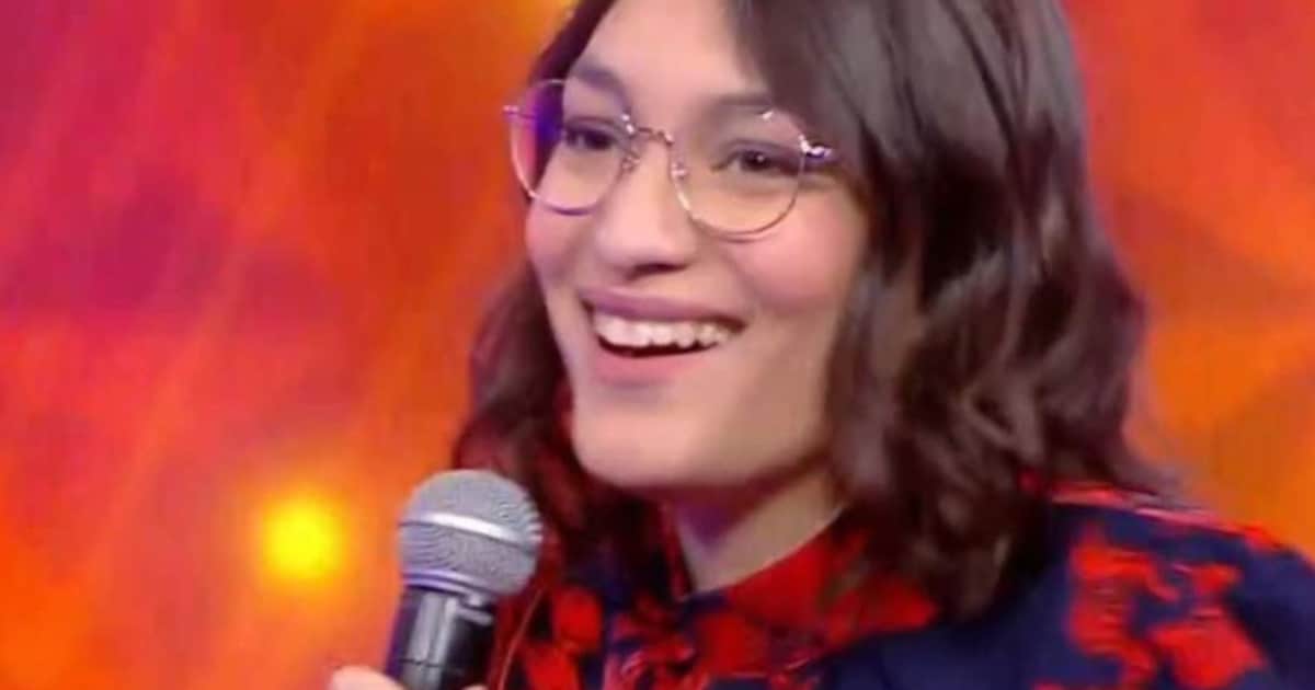 Alessandra, la maestro belge de “N’oubliez pas les paroles”, accusée de ...