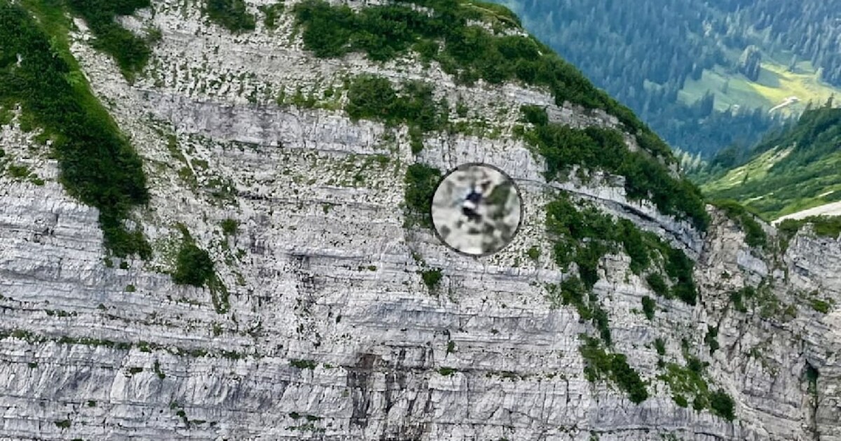 Un alpiniste de 61 sauvé in extremis: il est resté accroché toute la ...