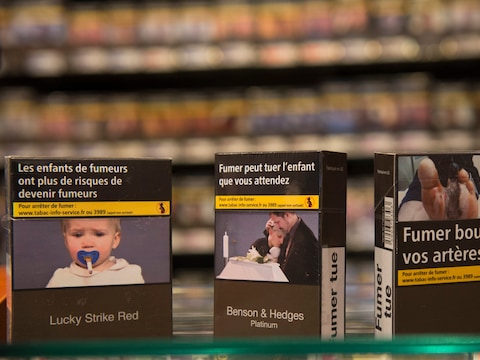 Le paquet de cigarettes classique passe à... 30 euros en Australie