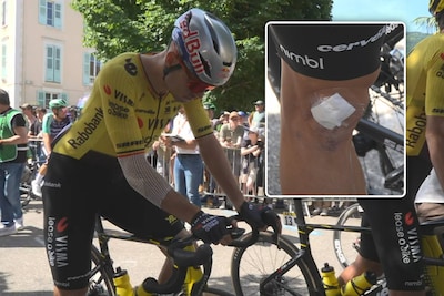 Wout van Aert aperçu avec des bandages avant le départ du To