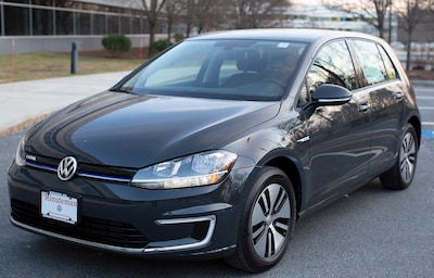 Volkswagen suspend le développement de sa Golf électrique