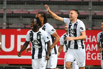 Charleroi devant à la mi-temps face à Dender grâce à un but de Guiagon sur pénalty (1-0)