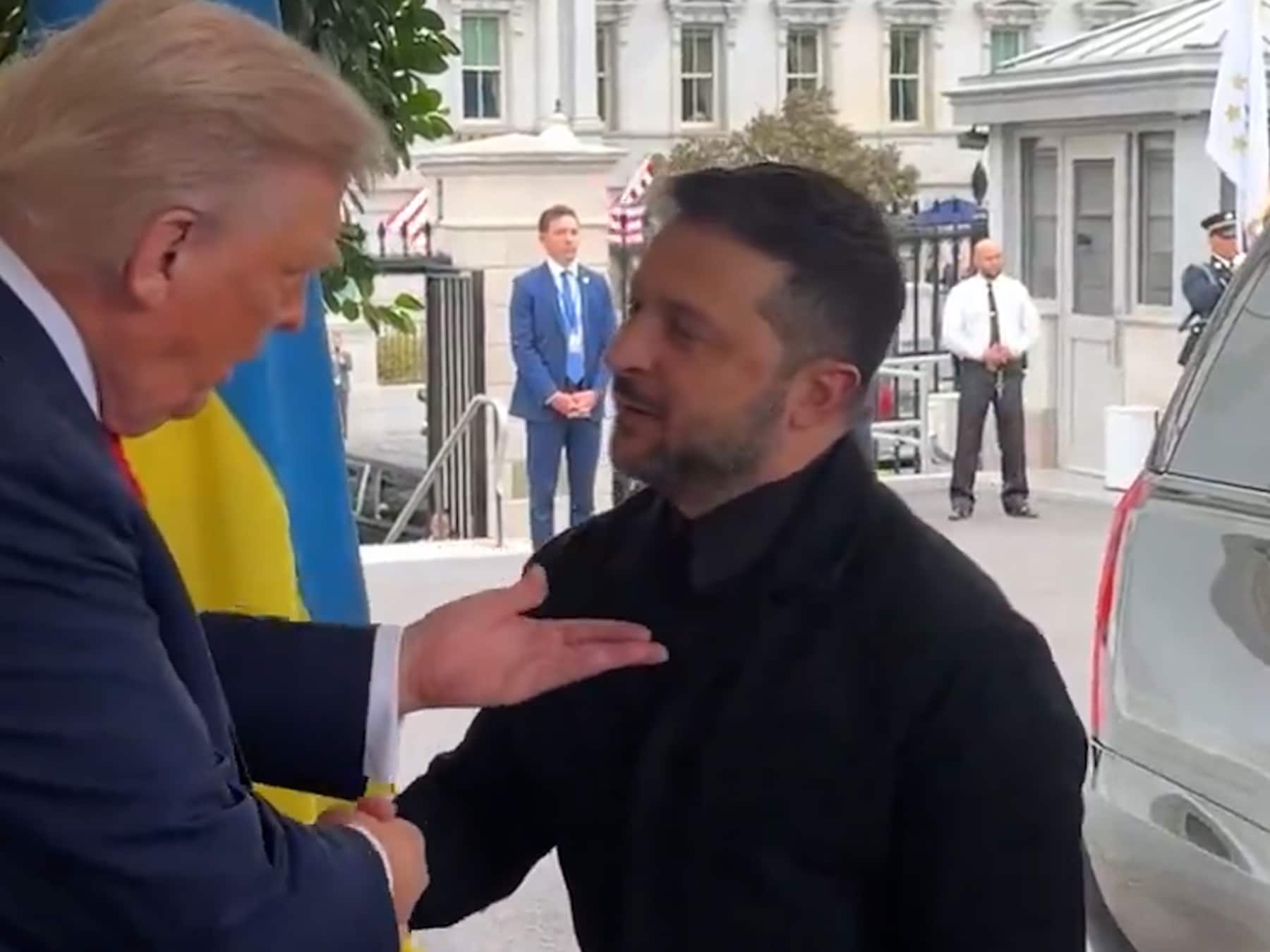 Quand Donald Trump félicite Volodymyr Zelensky de porter un costume