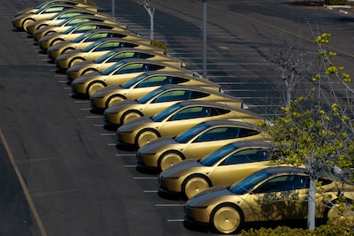 Tesla lance son Cybercab, un robotaxi sans volant ni pédales