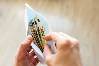 Les magasins peuvent-ils refuser votre argent liquide? Et que pouvez-vous payer avec des pièces et des billets?