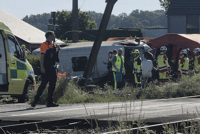 Le bus a percuté la barrière du passage à niveau avant la collision, le train roulait à 90 km/h au moment de l’impact