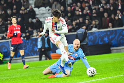 Une boulette après 45 secondes de jeu: comment Arnaud Bodart a plombé Lille en Coupe de France