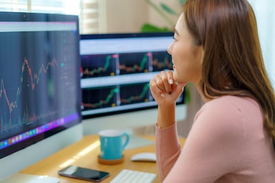Les hommes investissent-ils davantage et autrement que les femmes?