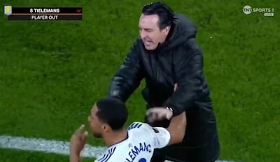 L'étrange altercation entre Tielemans et Emery lors de sa sortie