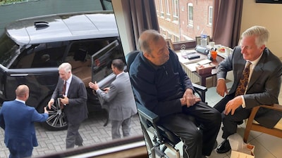 Chute dans l’escorte royale: voici où se rendait incognito le roi Philippe