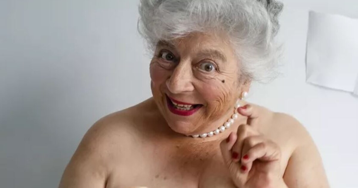  82 Ans Cette Actrice De La Saga Harry Potter Pose Nue Pour Vogue 